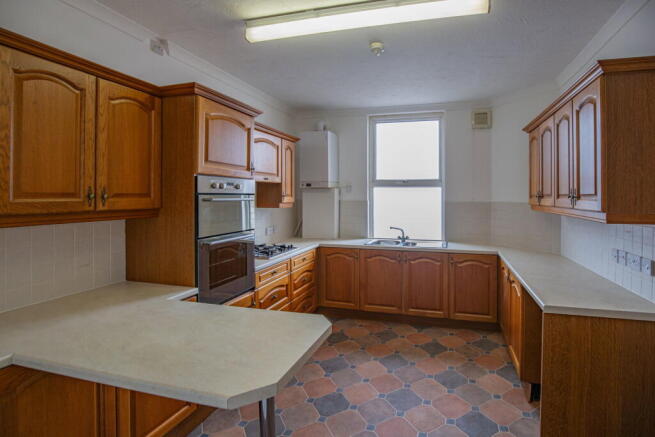 3 bed Apartment for sale Image 8