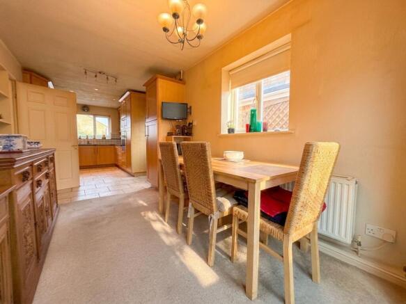 4 bed Detached for sale Image 5