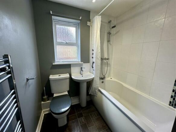 BATHROOM/WC