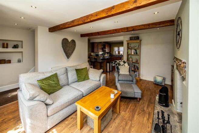 2 bed House for sale Image 6