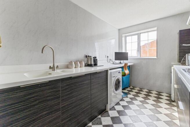 1 bed Apartment for sale Image 6