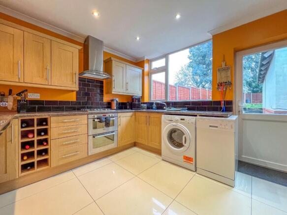 Glenfield Av. - Image-15.jpg