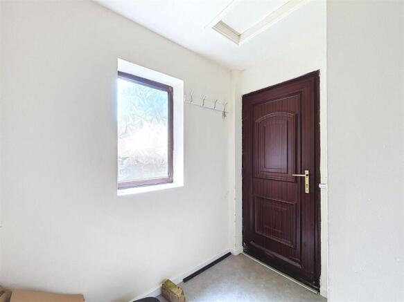 4 bed House for sale Image 12