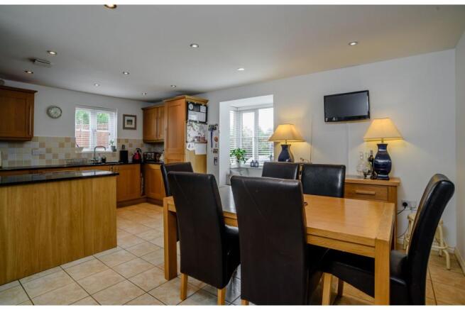 Kitchen/Dining Room