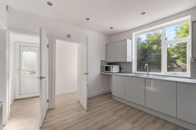 3 bed Semi-Detached for sale Image 6