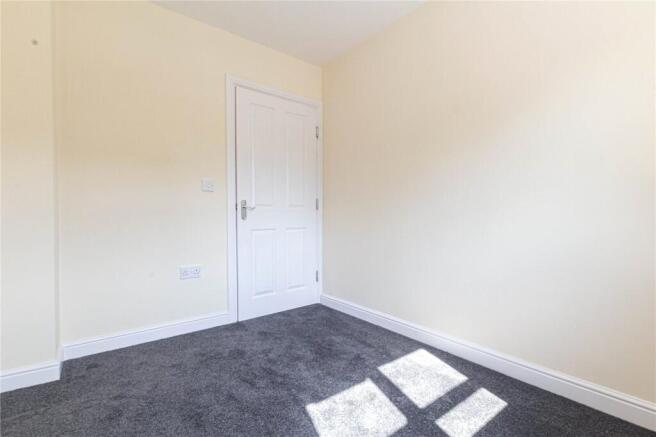 2 bed Apartment to rent Image 11