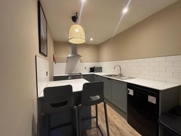 10 bed Terraced to rent Image 5