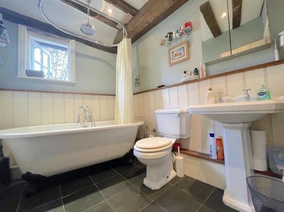 Bathroom (1).jpeg