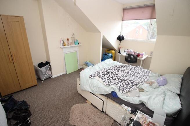 8 bed Terraced to rent Image 4