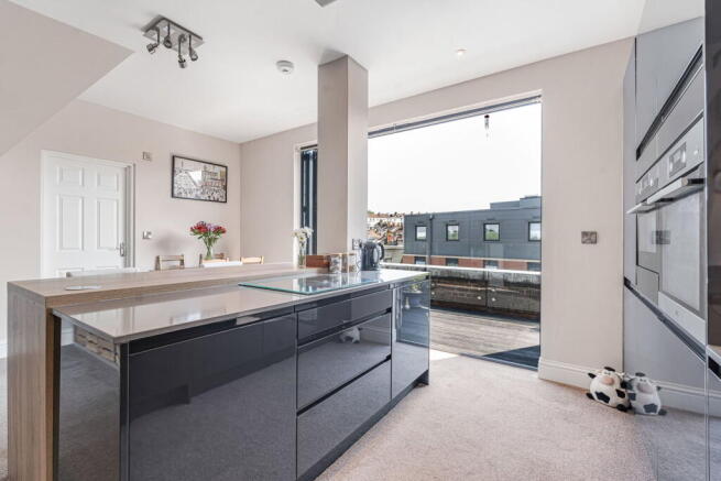 15 Apsley Road, Plymouth, PL4 6AR photo 3