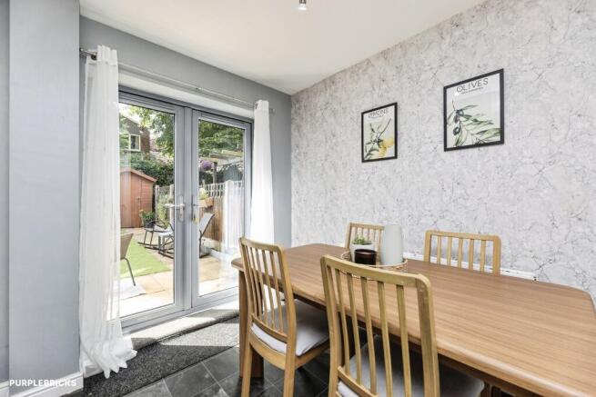 3 bed Town House for sale Image 11