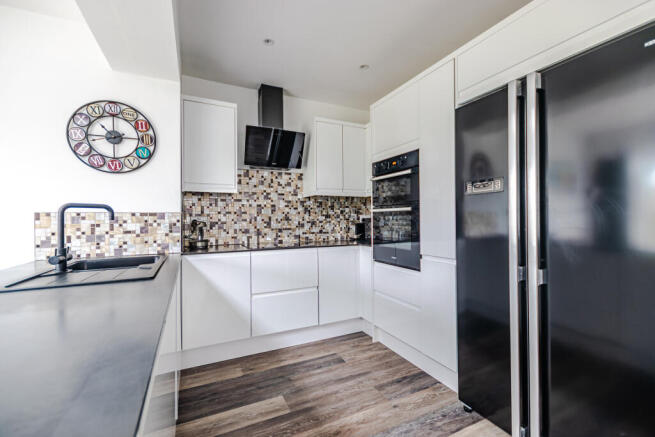 3 bed Semi-Detached for sale Image 9