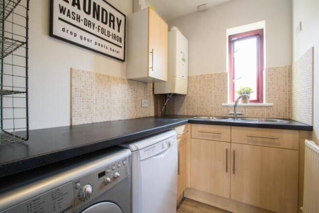 3 bed Flat to rent Image 6
