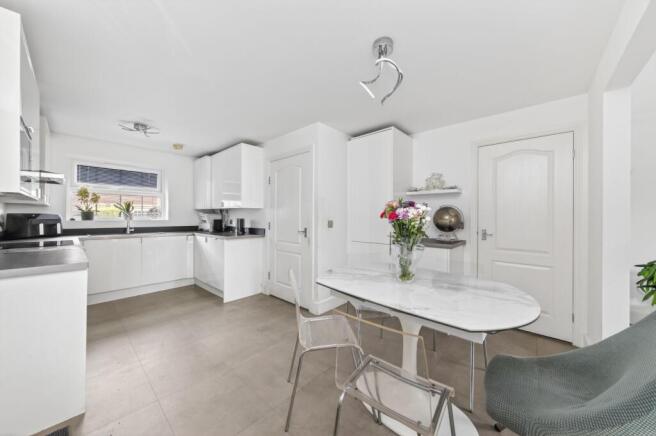4 bed Terraced for sale Image 7