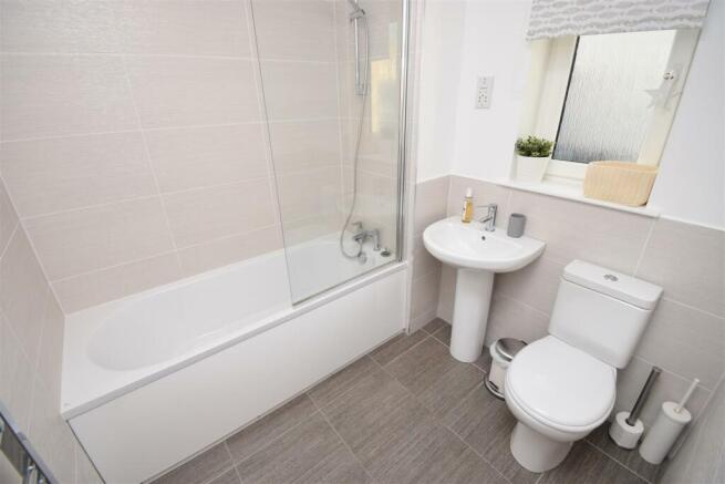 BATHROOM.JPG