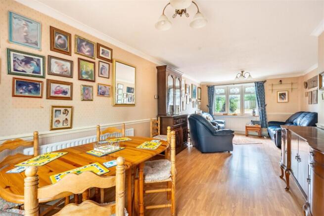 Lounge / Dining Room