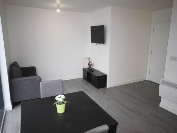 Studio to rent Image 6