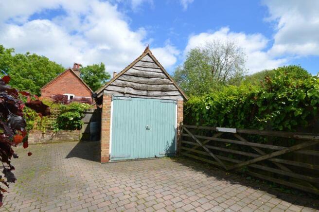 Garage & Driveway
