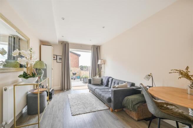 Flat 3 25A Vaughan Road-6.jpg