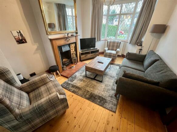 LOUNGE AREA