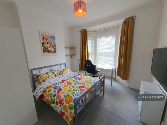 1 bed House Share to rent Image 4