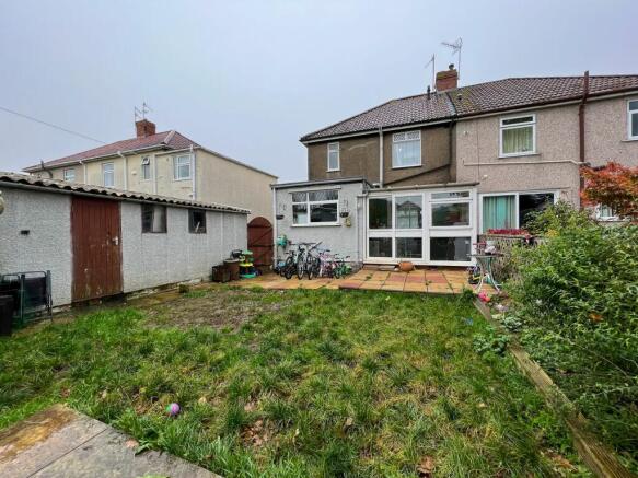 Garden with Side Gate Access