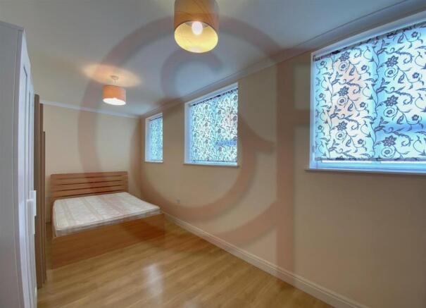 Bedroom 1.jpg