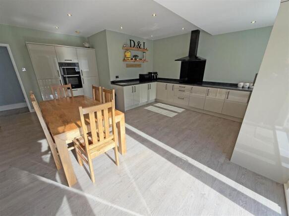 Kitchen A2.jpg