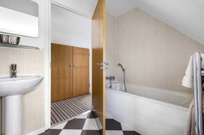 En-suite Bathroom