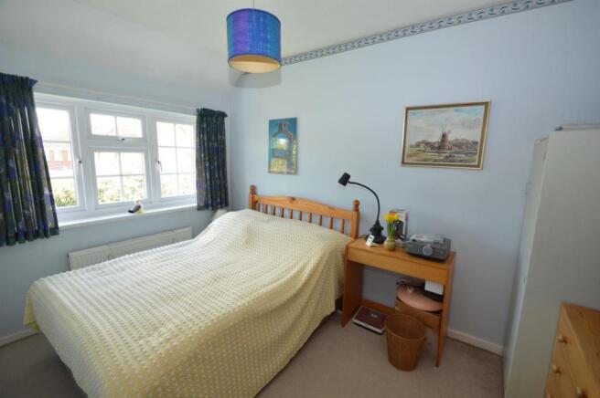 3  GREEN  FARM  END,  KINETON  (BEDROOM 2).jpg