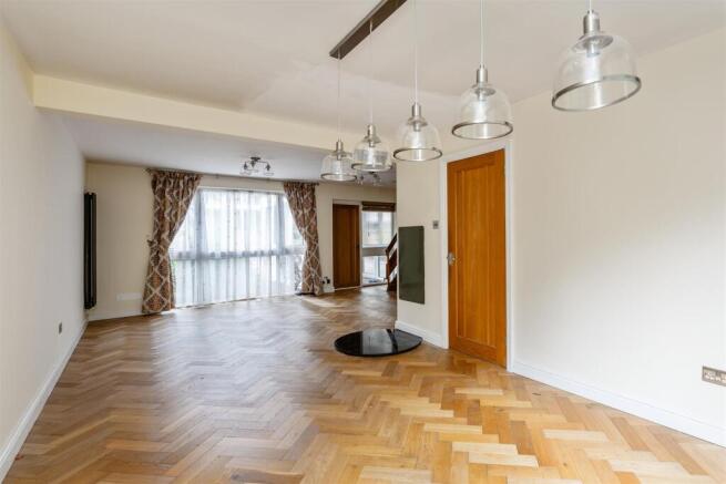 27 Greville Drive_8.jpg
