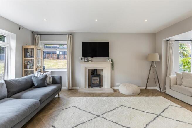 A16 - 20 Oxlea Close Torquay - 250714.jpg