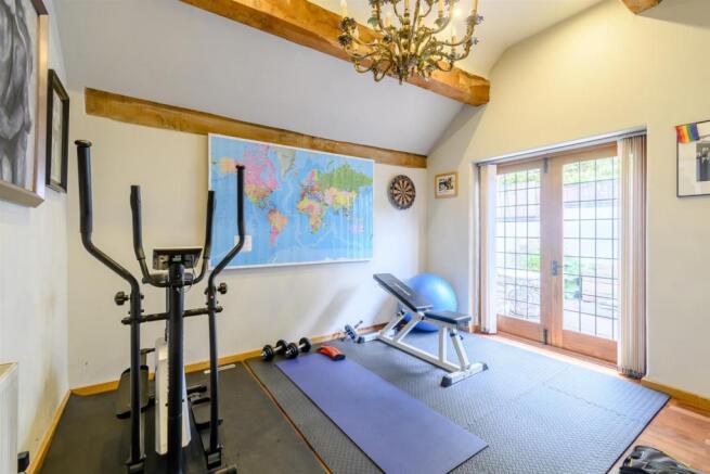 8433519-interior18-800.jpg