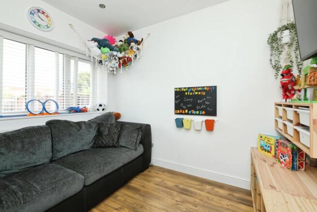 4 bed Detached for sale Image 12