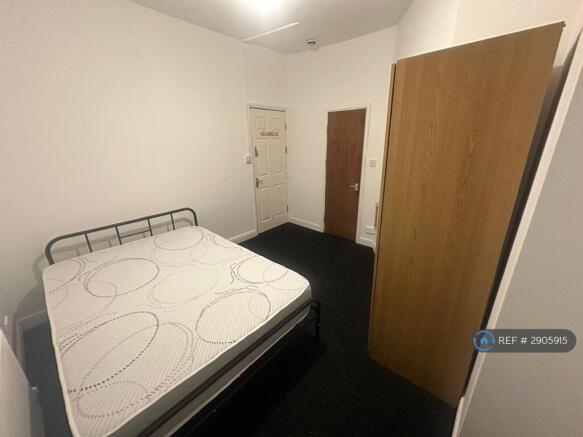 1 bed House Share to rent Image 8