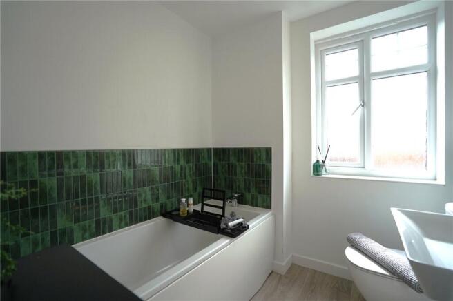 4 bed Semi-Detached for sale Image 11