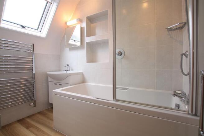 Family Bathroom 