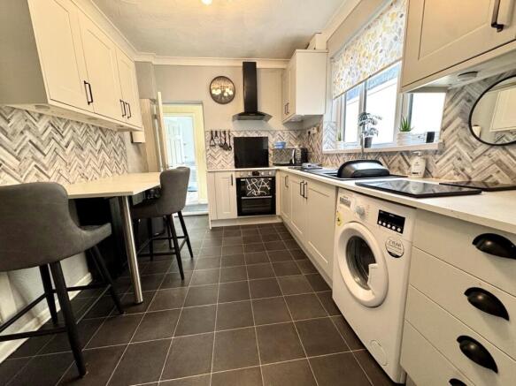 Williams Place, Penydarren, Merthyr Tydfil, CF47 9YH photo 4