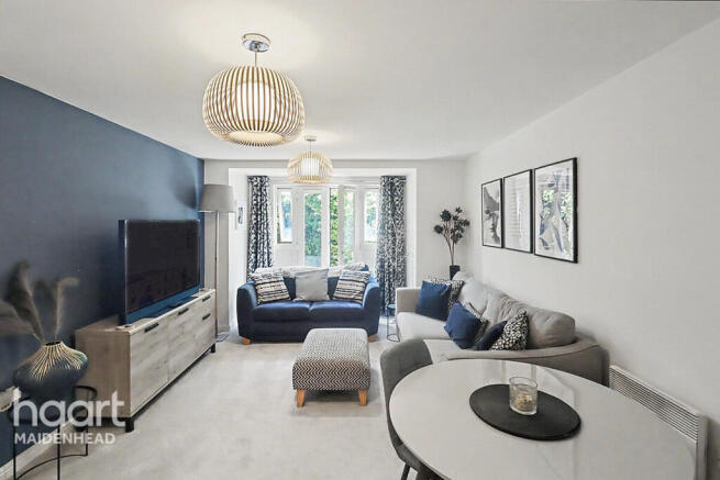 2-bed flat on Hawkes Close, SLOUGH, £300,000