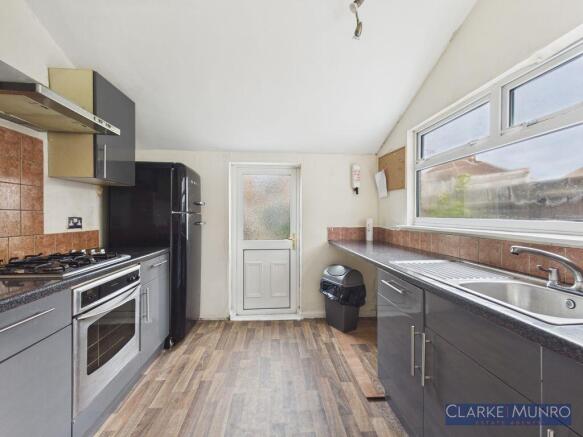 3 bed Semi-Detached for sale Image 7