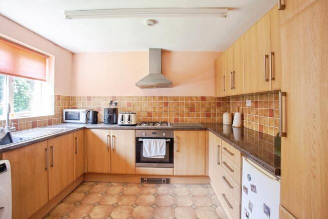 5 bed Semi-Detached for sale Image 7