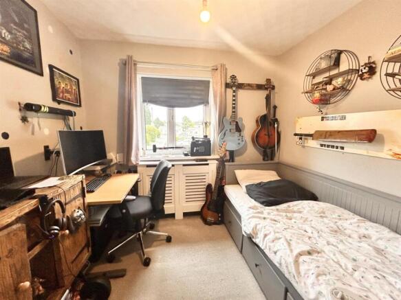 3 bed Semi-Detached for sale Image 10