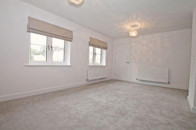 Lounge/Dining Room (2)