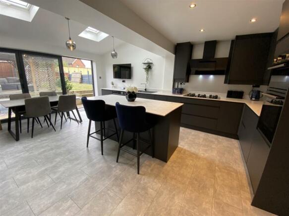 Extended Dining Kitchen