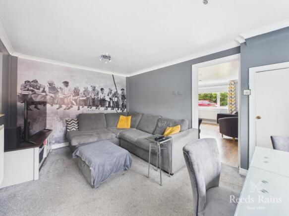3 bed Semi-Detached for sale Image 4