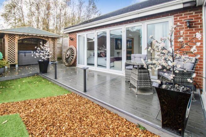 Decking & Hottub