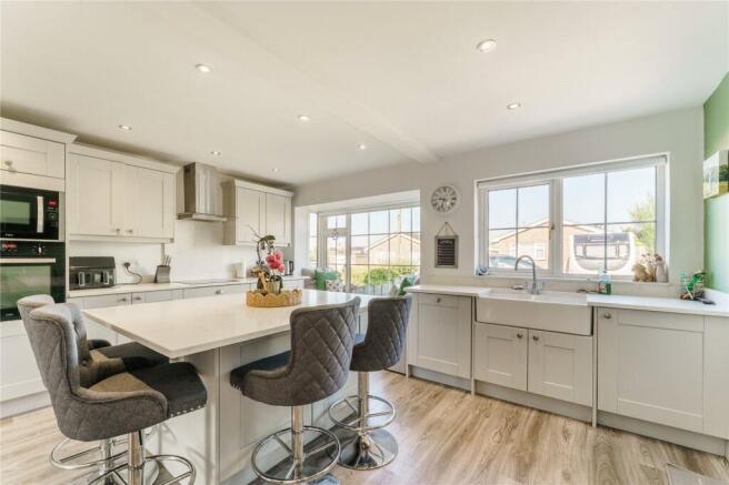 4 bed Detached for sale Image 5