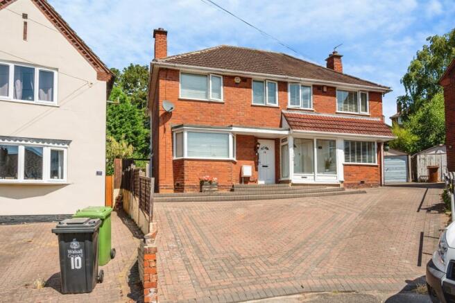 3-bed semi-detached on Drummond Grove, Birmingham, B43, £265,000
