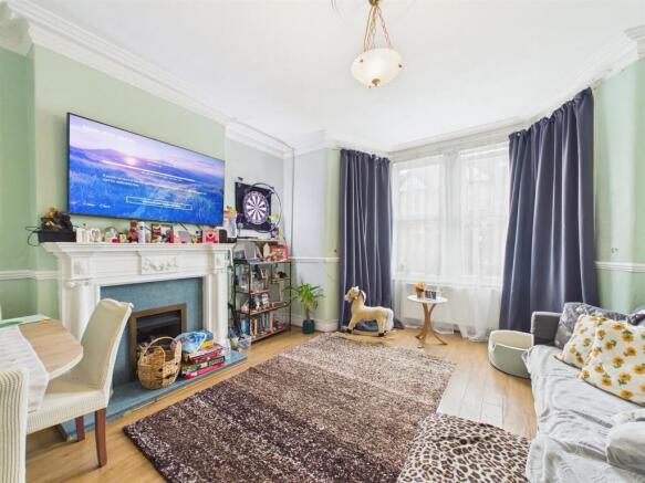 2 - Two Bedroom Flat for Auction, Keynsham.jpg