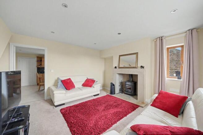 3 bed Semi-Detached for sale Image 6
